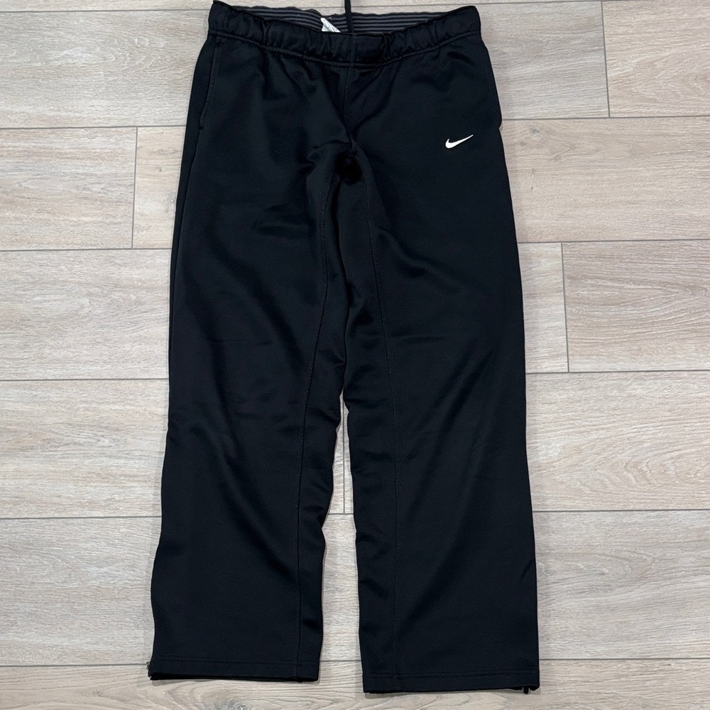 GUC Nike thermafit straight leg sweatpants, size small